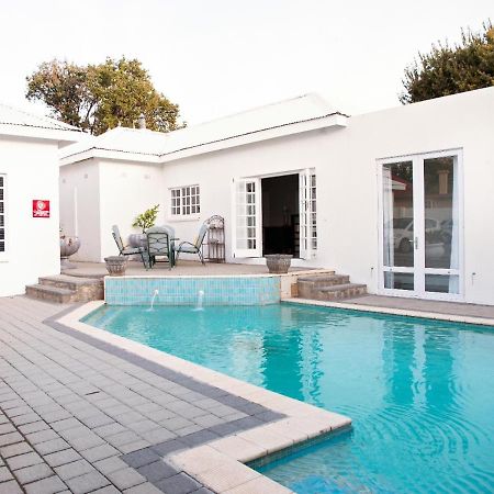 Готель Serenity Living Willows Екстер'єр фото